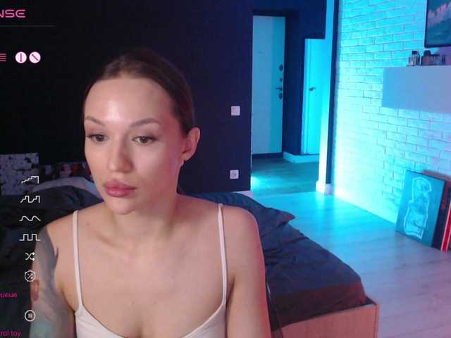 Jade-Lumin's BongaCams show and profile