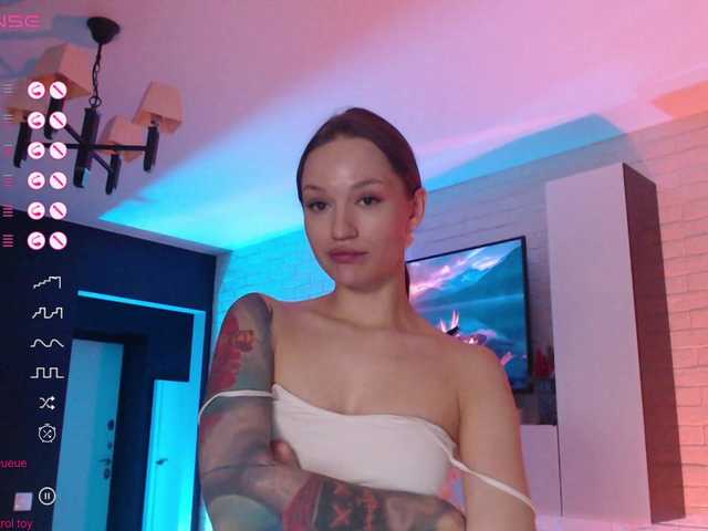 Jade-Lumin's BongaCams show and profile