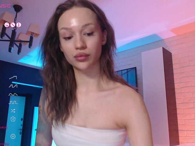 Jade-Lumin's BongaCams show and profile