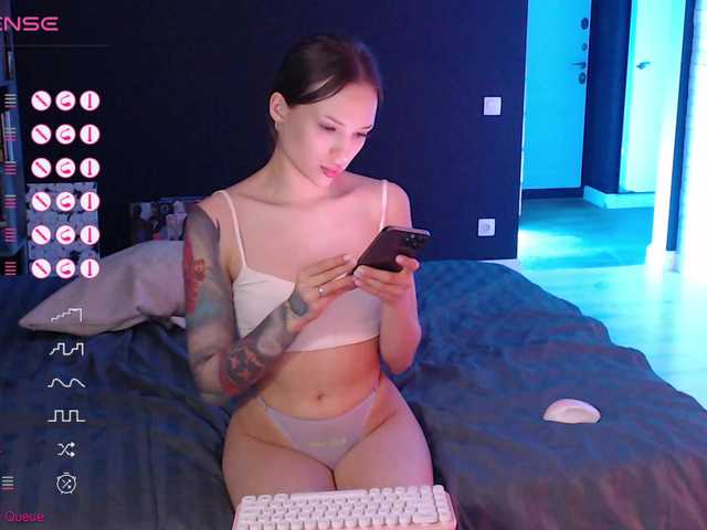 Jade-Lumin's BongaCams show and profile