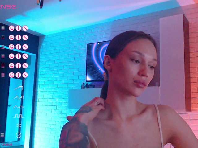 Jade-Lumin's BongaCams show and profile