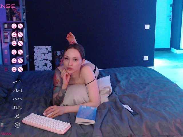 Jade-Lumin's BongaCams show and profile