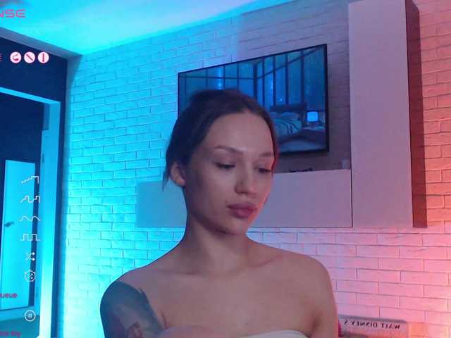 Jade-Lumin's BongaCams show and profile