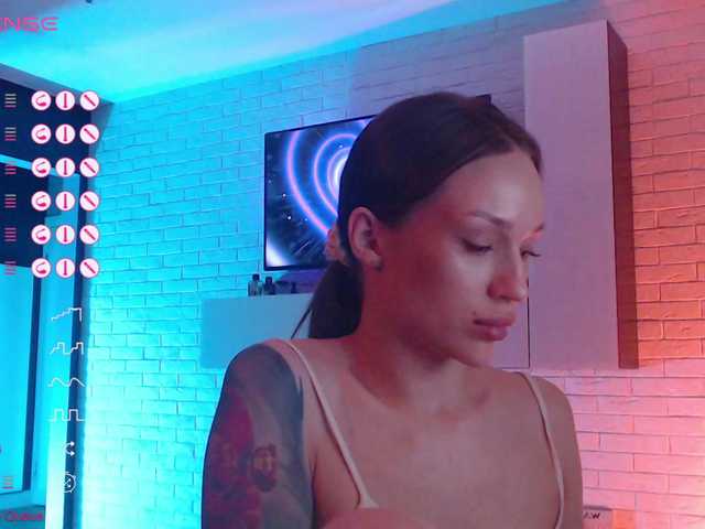 Jade-Lumin's BongaCams show and profile