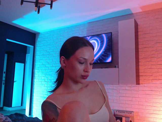 Jade-Lumin's BongaCams show and profile