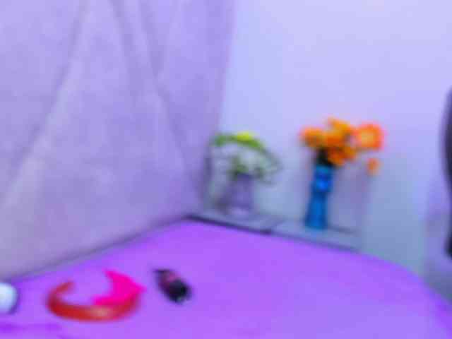 JuliethaWhitee webcam