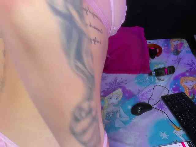 JuliethaWhitee webcam