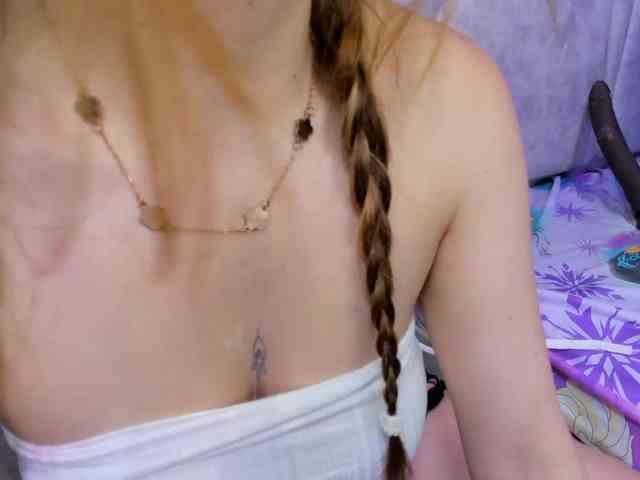 JuliethaWhitee webcam