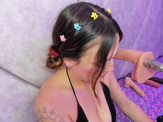 JuliethaWhitee webcam