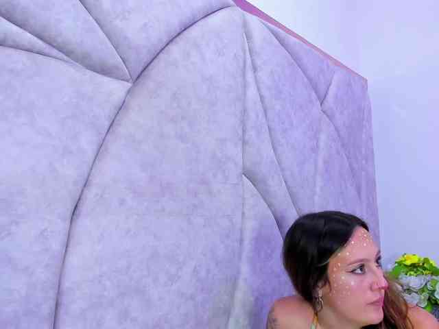 JuliethaWhitee webcam