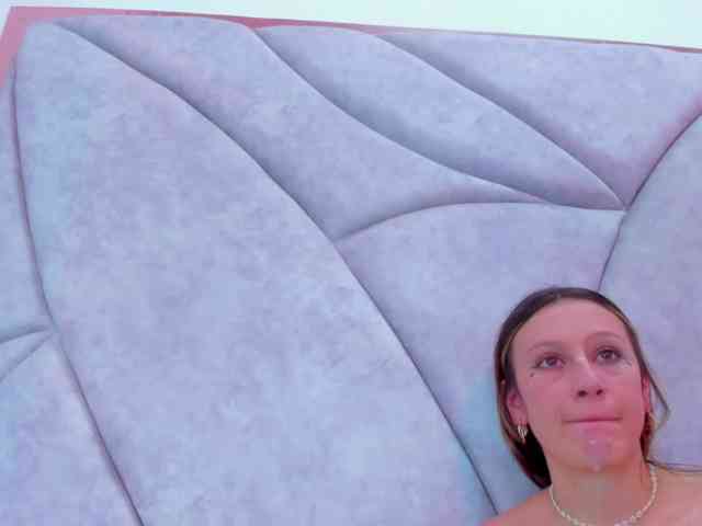 JuliethaWhitee webcam