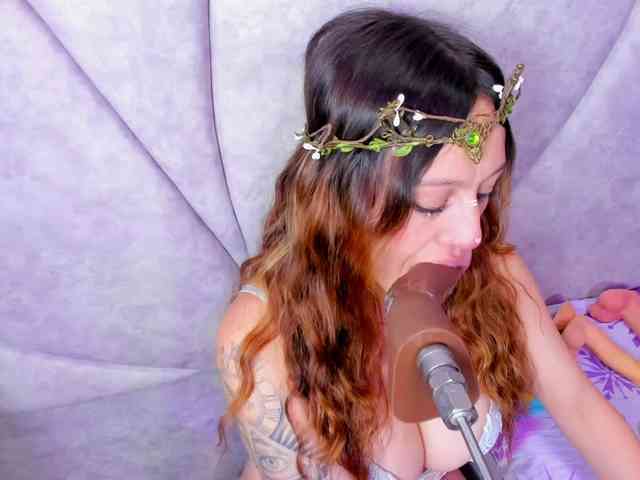 JuliethaWhitee webcam