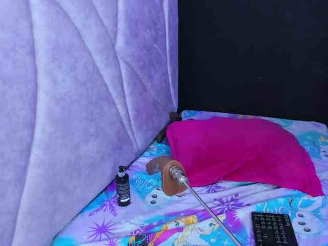 JuliethaWhitee webcam