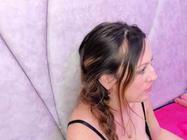 JuliethaWhitee webcam