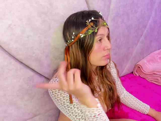 JuliethaWhitee webcam