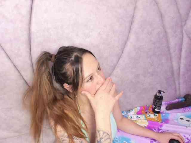 JuliethaWhitee webcam