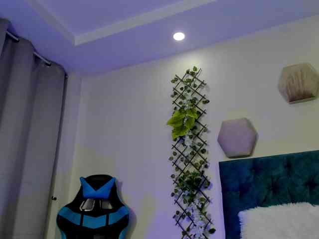 VioletAss webcam