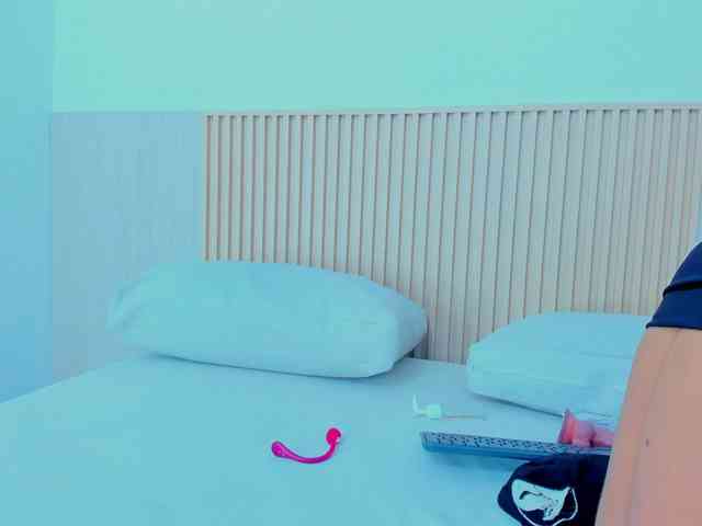 AlenaBrown webcam