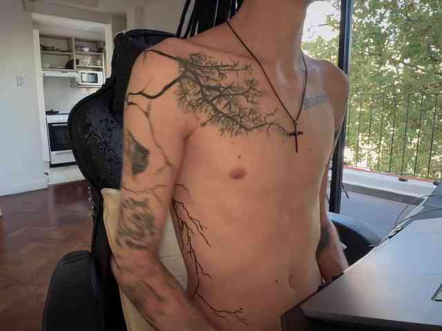 DenBlue Live Webcam on BongaCams