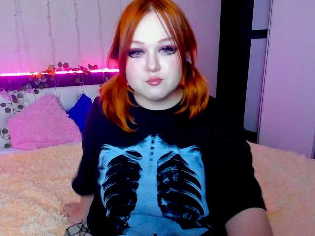 LovlyVixen's BongaCams show and profile