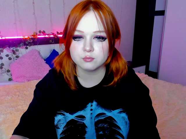 LovlyVixen's BongaCams show and profile