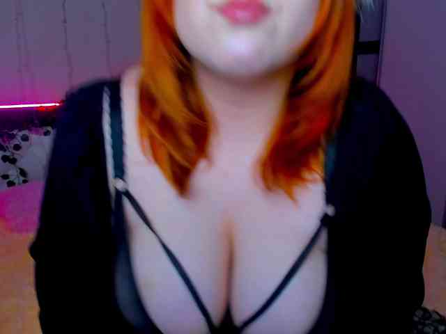 LovlyVixen webcam