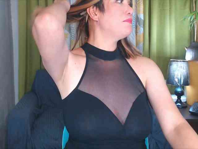 Hazelannenativid... Live Webcam on BongaCams