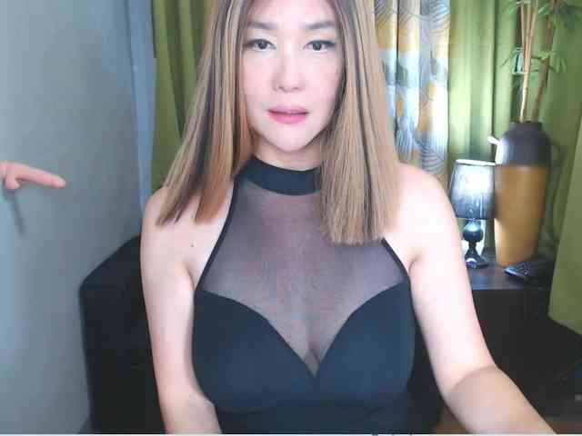 Hazelannenativid... Live Webcam on BongaCams