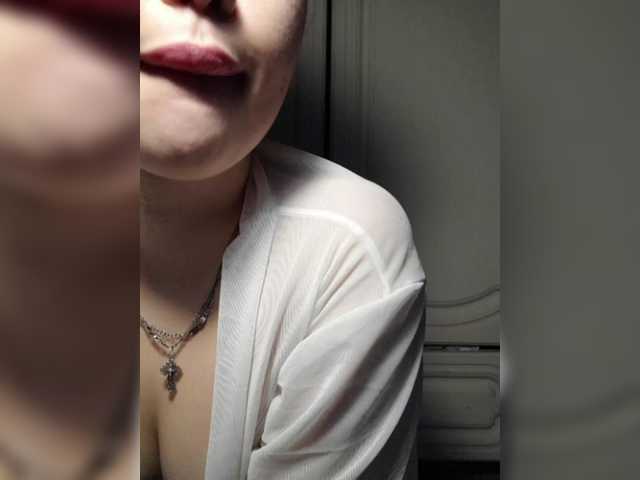 Check out sweet model Laydis-kiss and her nude shape Laydis-kiss from BongaCams