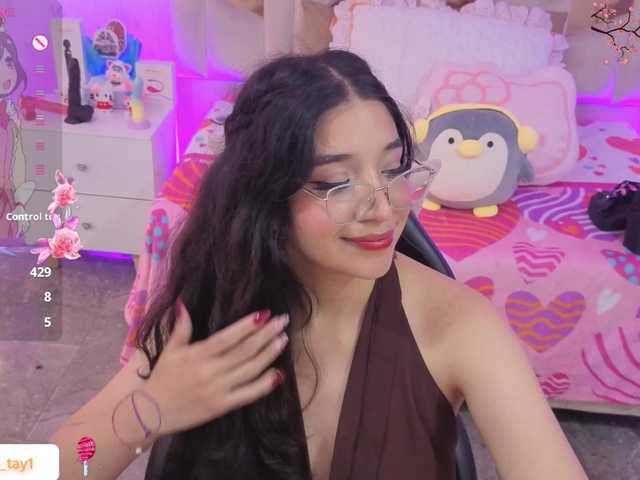 le modèle MARIANNA-TAY est en webcam porno dans un show sur le site bongacams, il possède les tags suivants: Latino/Hispanic,Brunette,Shaved