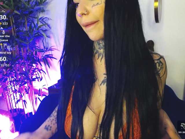 CreamyInk's BongaCams show and profile