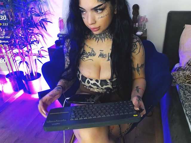 CreamyInk's BongaCams show and profile