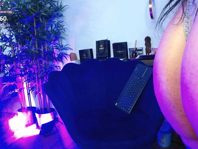 CreamyInk's BongaCams show and profile