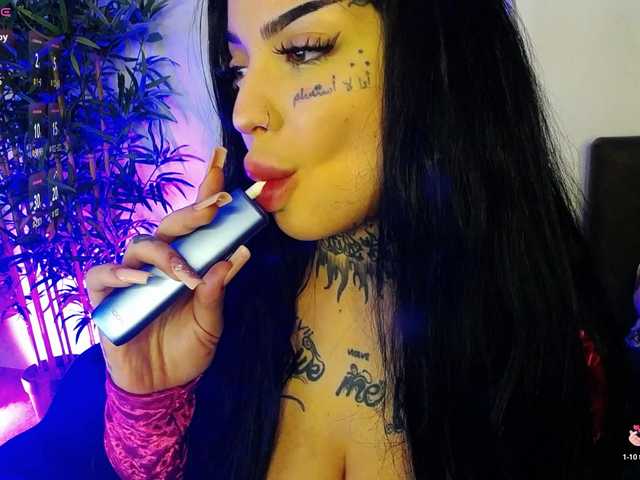 CreamyInk live cam profile