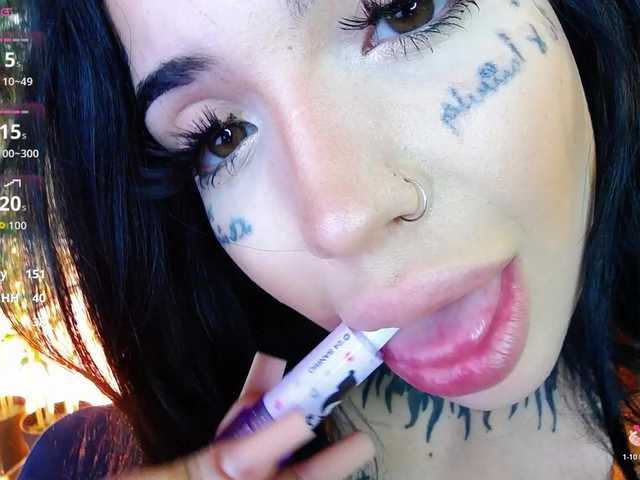 CreamyInk's BongaCams show and profile