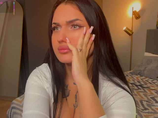 fatalefemme's BongaCams show and profile