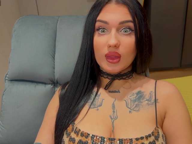 fatalefemme's BongaCams show and profile