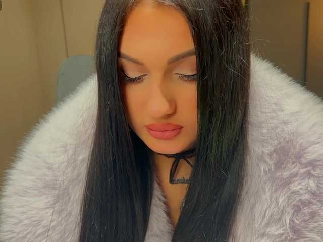 fatalefemme's BongaCams show and profile