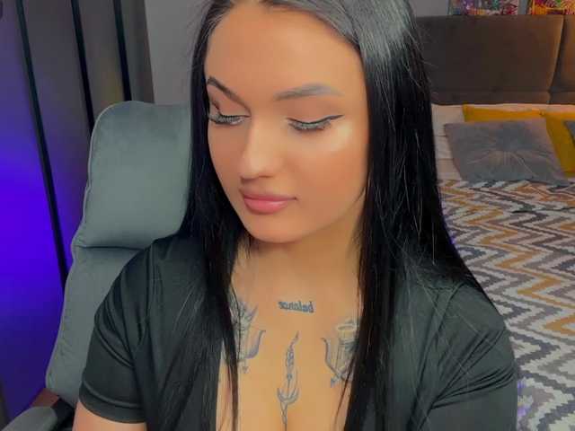 fatalefemme's BongaCams show and profile