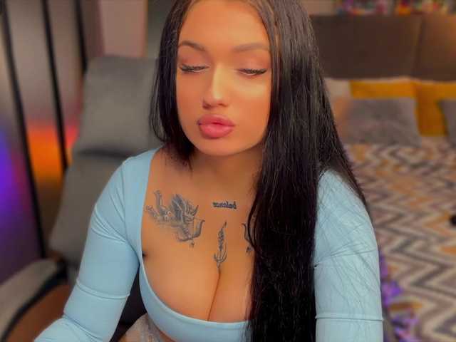 fatalefemme's BongaCams show and profile