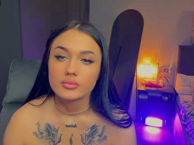 fatalefemme's BongaCams show and profile