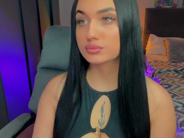 fatalefemme's BongaCams show and profile