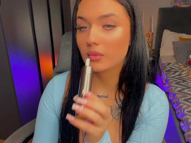 fatalefemme's BongaCams show and profile