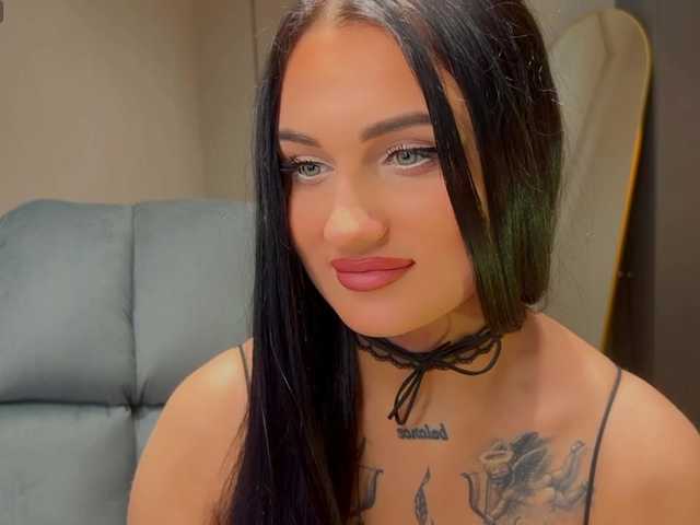 fatalefemme's BongaCams show and profile