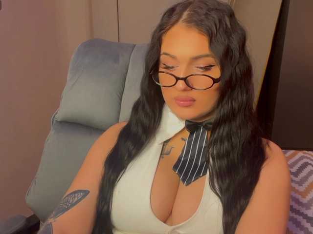 fatalefemme's BongaCams show and profile