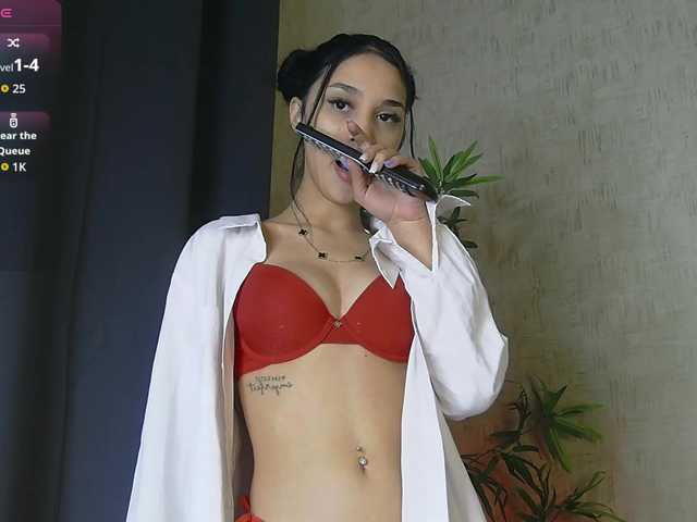 DemmiLove's BongaCams show and profile