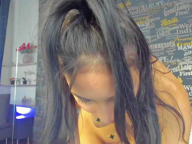 DemmiLove from BongaCams