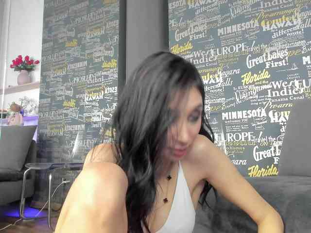 DemmiLove webcam