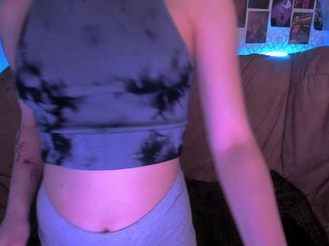Lollyybaby's BongaCams show and profile