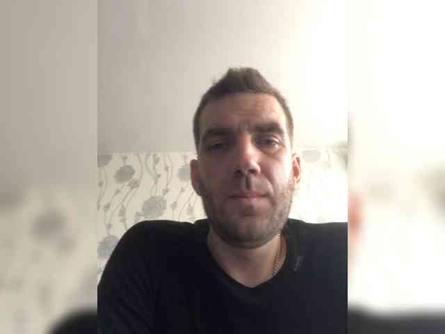 Flyit1990 Live Webcam on BongaCams